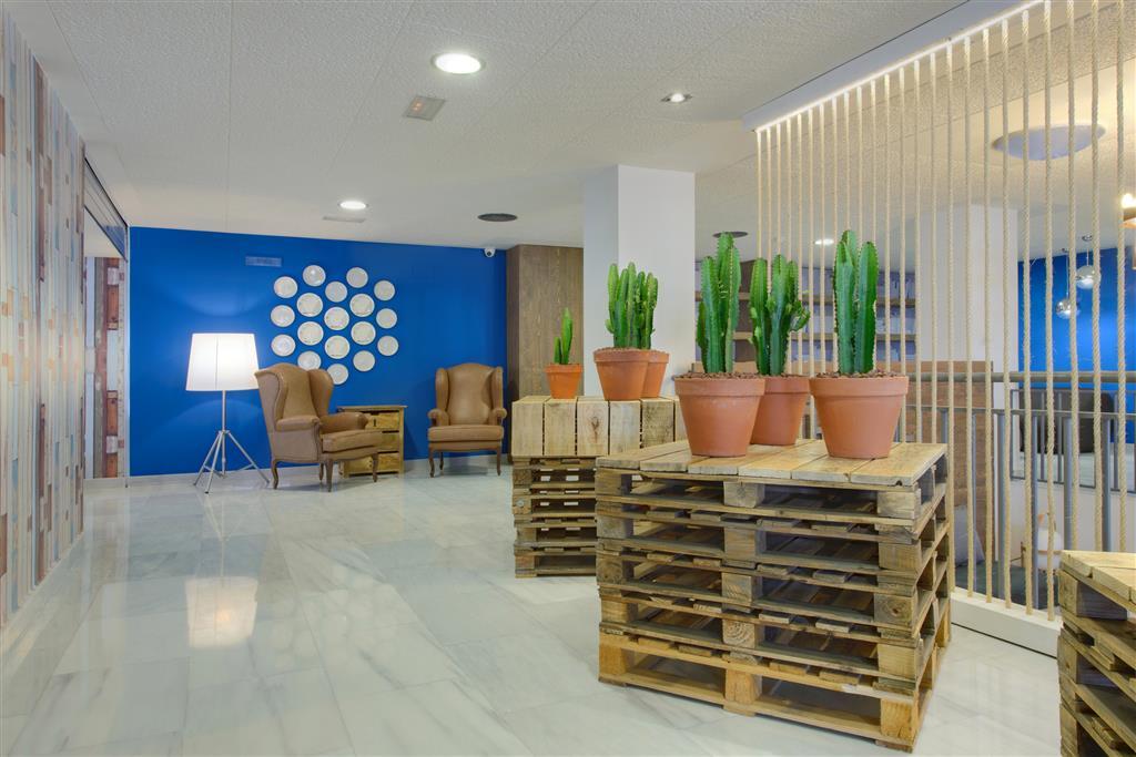 Madrid Airport Suites, Affiliated by Meliá Interior foto